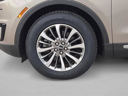 Used 2019 Lincoln Nautilus Select w/ Class II Trailer Tow Package AWD/4WD image 24