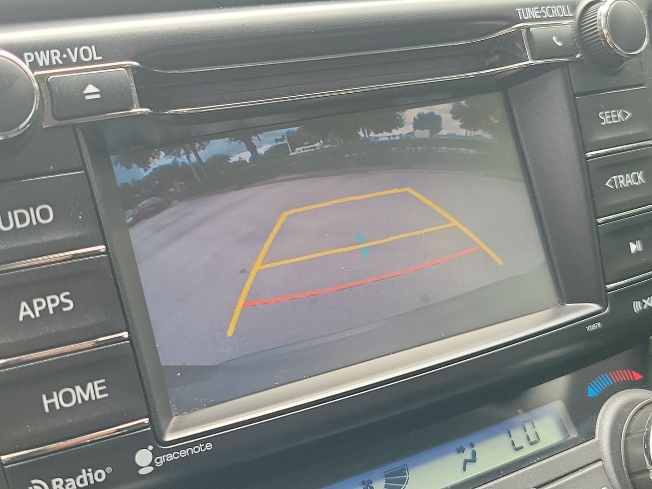 Used 2018 Toyota RAV4 XLE FWD image 25