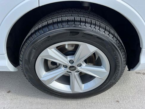 Certified 2025 Audi Q7 3.0T Premium w/ Convenience Package image 20