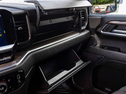 Used 2024 Chevrolet Silverado 1500 LT AWD/4WD image 19