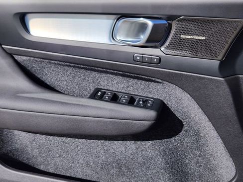 New 2026 Volvo XC40 B5 Ultra w/ Climate Package image 9