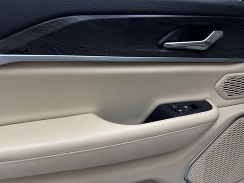 Used 2025 Jeep Grand Cherokee Limited w/ Black Appearance Package image 41