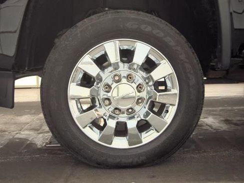 Used 2017 GMC Sierra 2500 Denali w/ Duramax Plus Package image 8