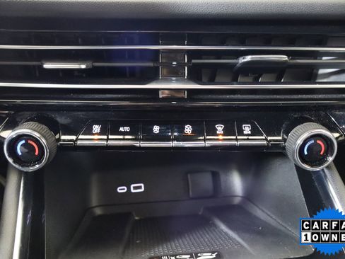 Used 2025 Chevrolet Traverse LT image 27