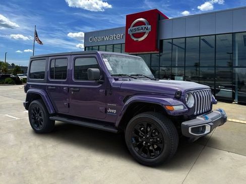 Used 2023 Jeep Wrangler Unlimited Sahara AWD/4WD image 1