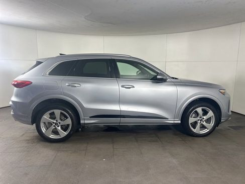 Used 2025 Audi Q5 Premium Plus w/ Premium Plus image 8