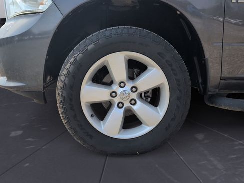 Used 2014 RAM 1500 Express AWD/4WD image 21