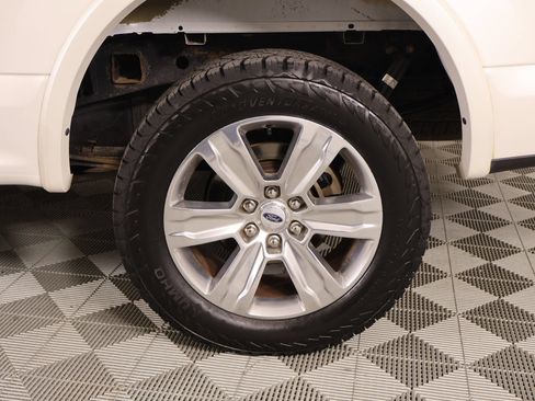 Used 2015 Ford F150 Platinum w/ Equipment Group 701A Luxury AWD/4WD image 20
