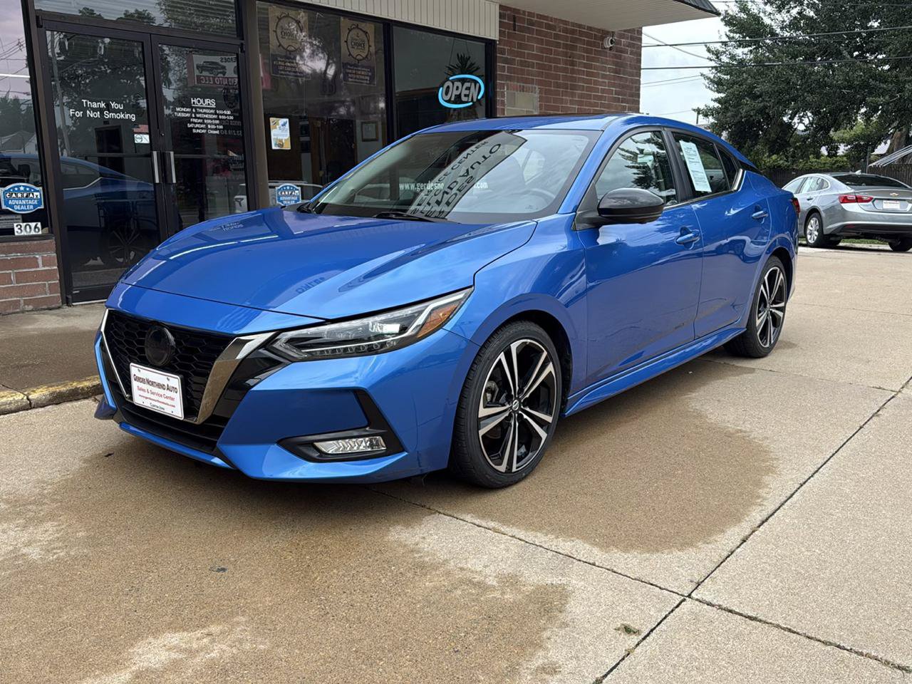Used 2022 Nissan Sentra SR w/ SR Premium Package FWD image 2