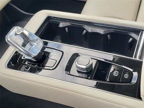 New 2026 Volvo XC90 T8 Ultra w/ Protection Package Premier image 25