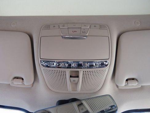 Used 2021 Mercedes-Benz GLC 300 4MATIC image 28