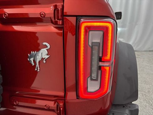 Used 2024 Ford Bronco Badlands image 39