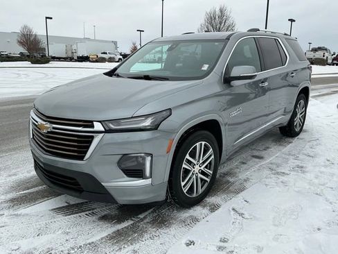 Used 2023 Chevrolet Traverse High Country image 3
