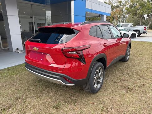 New 2026 Chevrolet Trax LT image 4