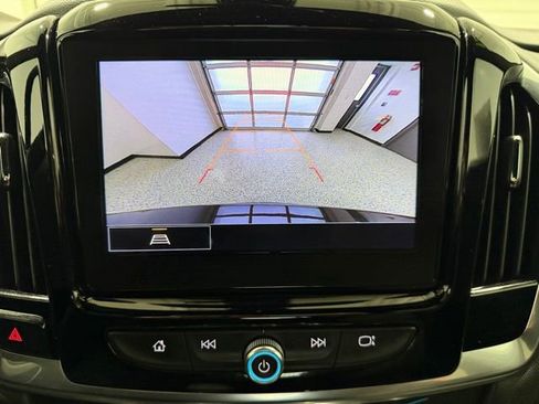 Used 2023 Chevrolet Traverse LT FWD image 16