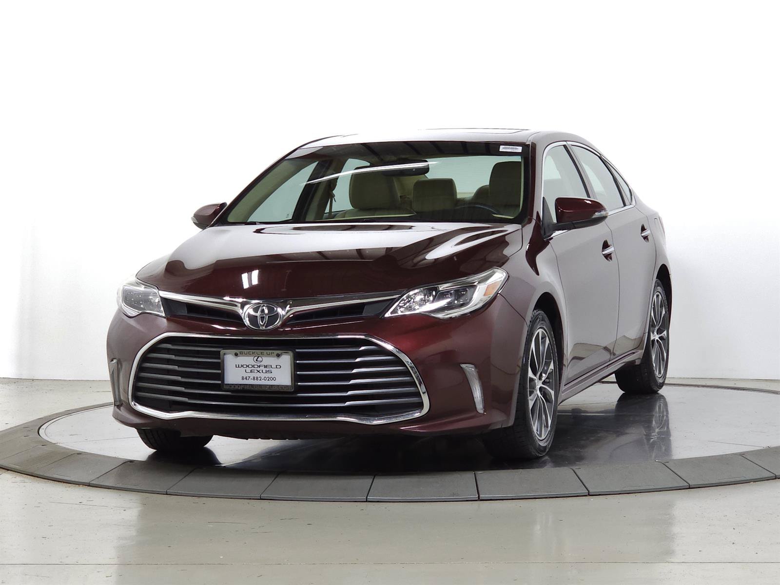 Used 2016 Toyota Avalon XLE Premium FWD image 3
