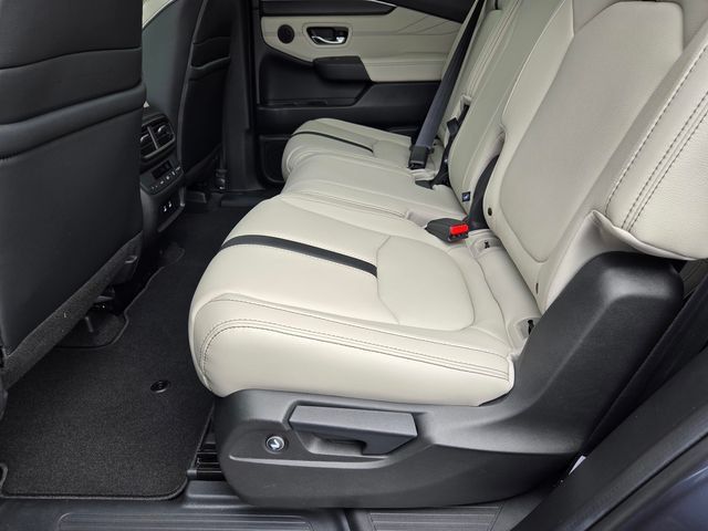 New 2026 Honda Pilot Touring image 6