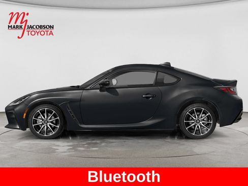 Used 2023 Toyota GR86 RWD image 4