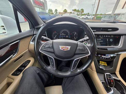 Used 2018 Cadillac XT5 Luxury w/ Driver Awareness Package FWD image 21