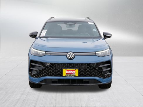 Used 2026 Volkswagen Tiguan SE R-Line AWD/4WD image 2