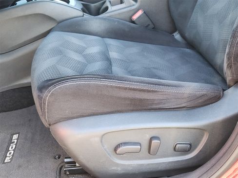 Used 2014 Nissan Rogue SV w/ SV Premium Package image 23