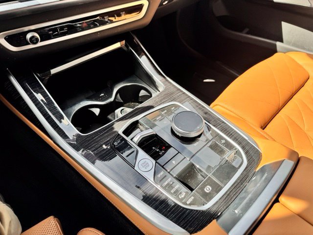 Certified 2025 BMW X7 xDrive40i w/ M Sport Package AWD/4WD image 22