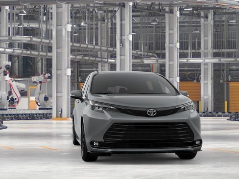 New 2026 Toyota Sienna XLE Woodland Edition image 18