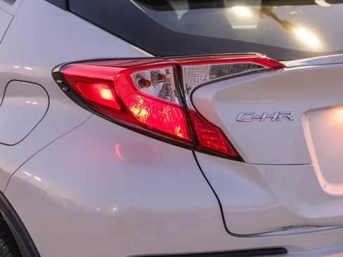 Used 2022 Toyota C-HR Limited FWD image 7