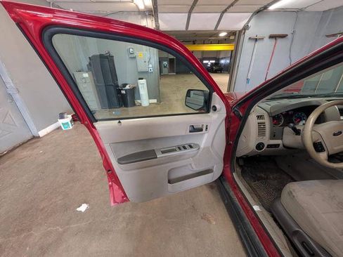 Used 2011 Ford Escape XLT w/ 201A Rapid Spec Order Code AWD/4WD image 22