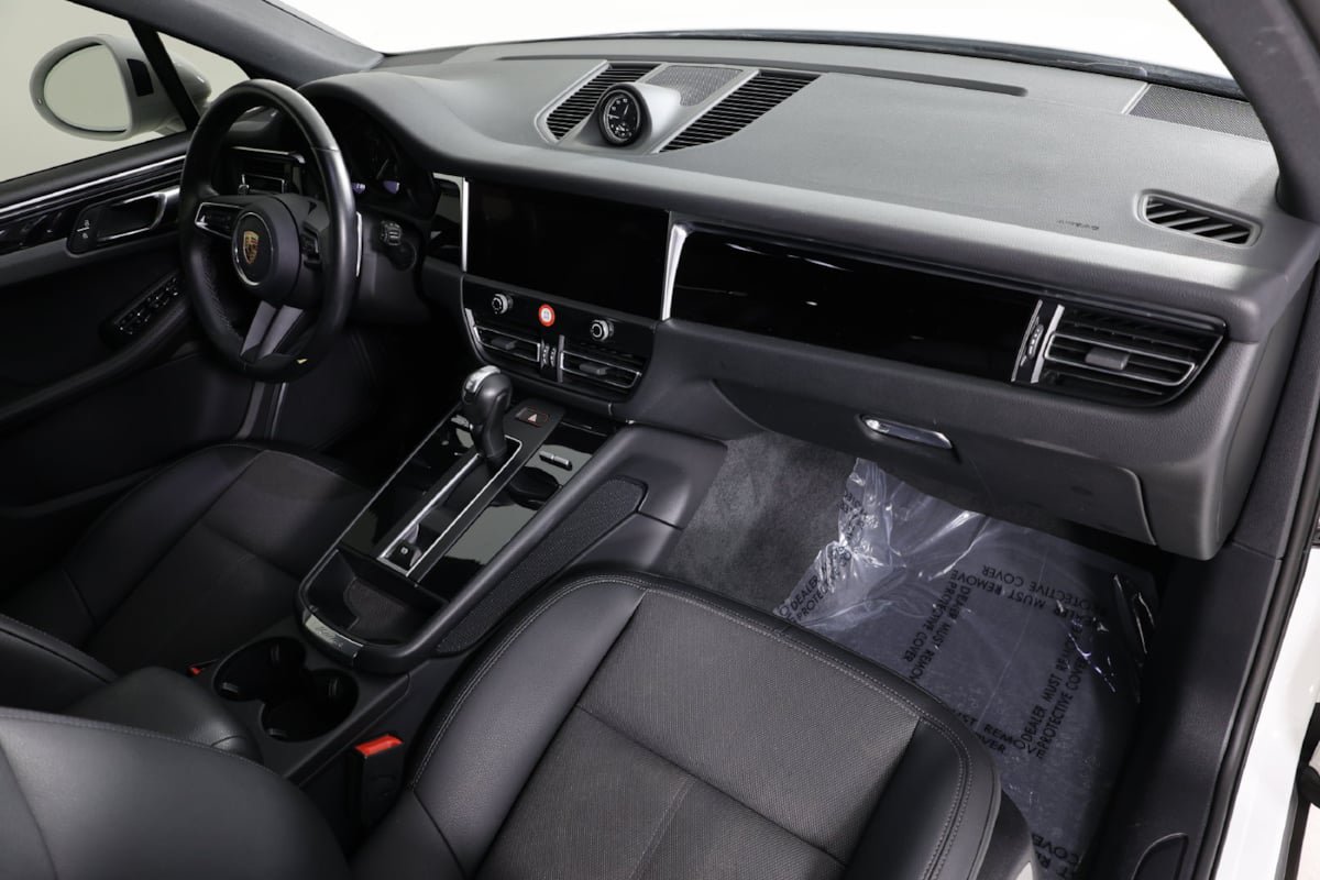 Used 2023 Porsche Macan AWD/4WD image 29