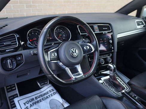 Used 2018 Volkswagen Golf 4-Door FWD image 16