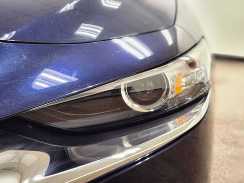 Used 2021 MAZDA MAZDA3 s image 10