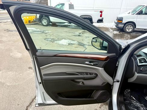 Used 2011 Cadillac SRX Luxury image 15
