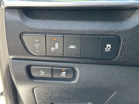Used 2022 Kia Niro EX w/ Cold Weather Package FWD image 20