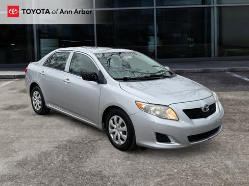 Used 2010 Toyota Corolla LE image 1