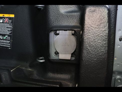 Used 2023 Chevrolet Silverado 1500 LT AWD/4WD image 18