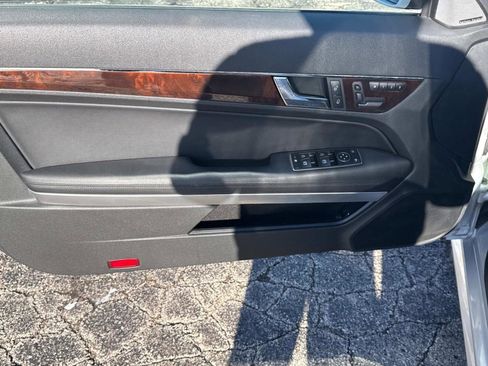 Used 2011 Mercedes-Benz E 550 Cabriolet image 11