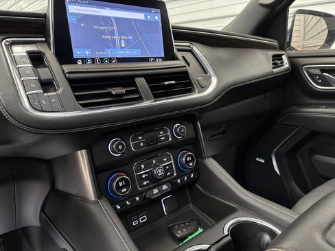 Used 2021 Chevrolet Suburban Premier image 22