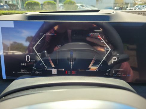 Used 2026 BMW X5 sDrive40i w/ M Sport Package image 32