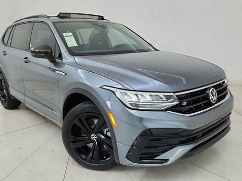 Used 2023 Volkswagen Tiguan SE R-Line image 89