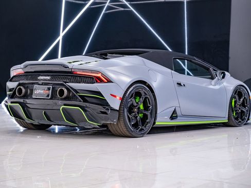 Used 2023 Lamborghini Huracan EVO RWD image 25