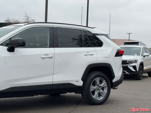 Certified 2025 Toyota RAV4 LE image 9
