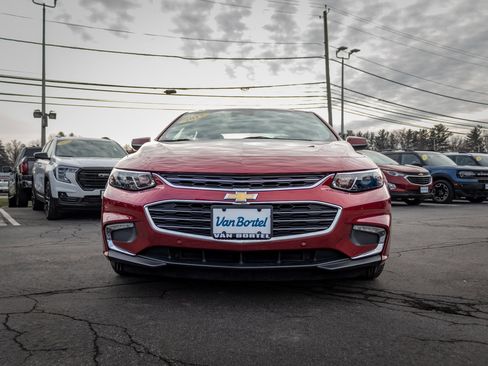 Used 2017 Chevrolet Malibu Hybrid w/ Leather Package image 8