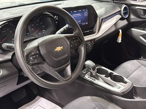 Used 2024 Chevrolet Trax LS image 8