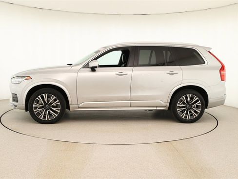 Used 2020 Volvo XC90 T5 Momentum image 2