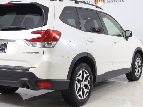 Used 2023 Subaru Forester Premium image 44