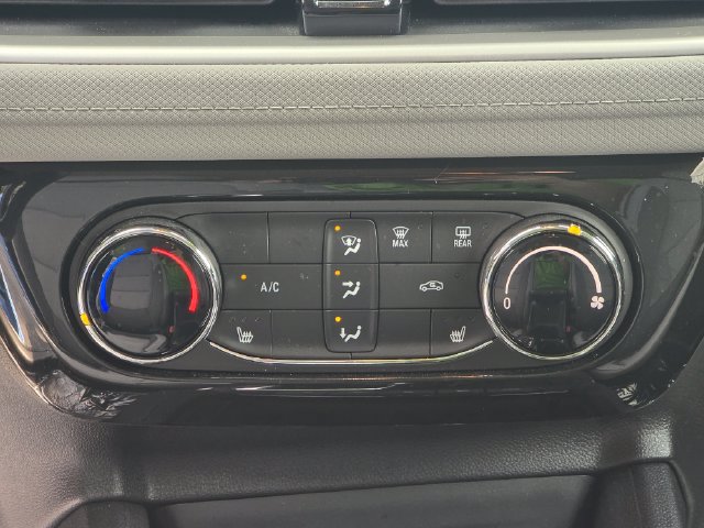 Used 2024 Chevrolet TrailBlazer LT w/ LT Cold Weather Package AWD/4WD image 25