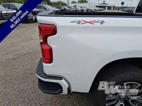 Used 2023 Chevrolet Silverado 1500 RST w/ Protection Package AWD/4WD image 18