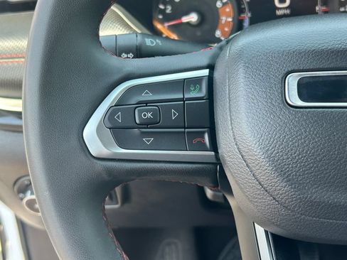 Used 2025 Jeep Compass Trailhawk AWD/4WD image 22