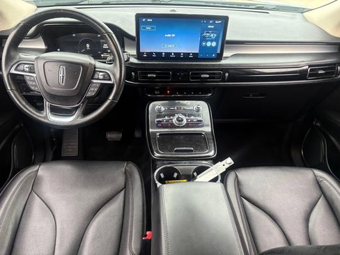 Used 2022 Lincoln Nautilus FWD w/ Premium Package image 13